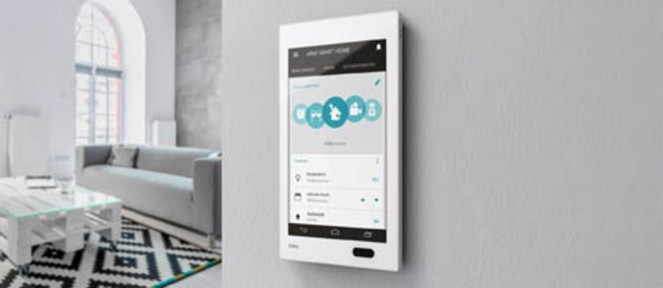 Bedienzentrale Gira G1 bei Smart Project Elektrotechnik in Werneck-Eßleben